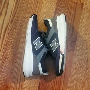 Womans 7.5 New balance Shoes